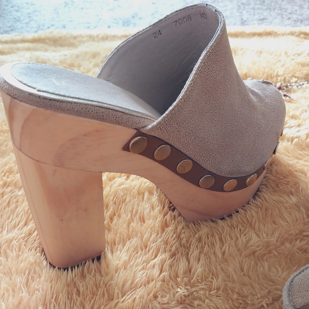 Tan And Wood Platform Mules - Picture 8 of 8
